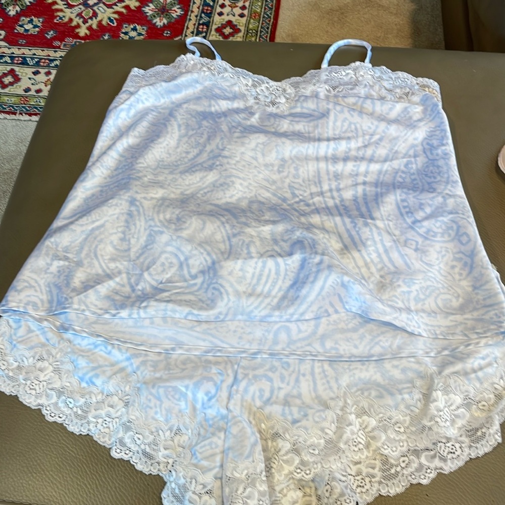 2 piece Large Lauren by Ralph Lauren nightie set - lightly used blue and white